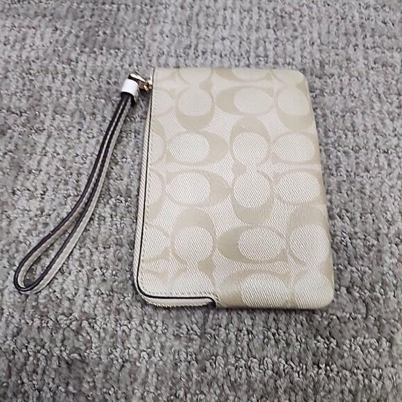 Coach Wristlet Wallet Light Brown Corner Zip Size Small - Picture 7 of 8